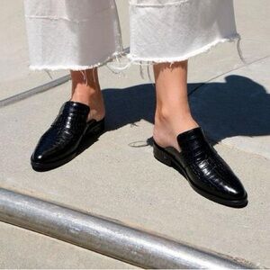 Freda Salvador Croc embossed Keen Mules 6.5